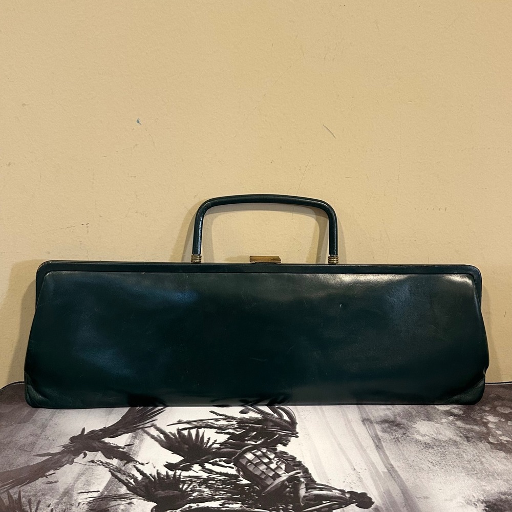 Vintage Lyn-Art NY Forest Green Leather Long Clutch Handbag Scalloped Detail
